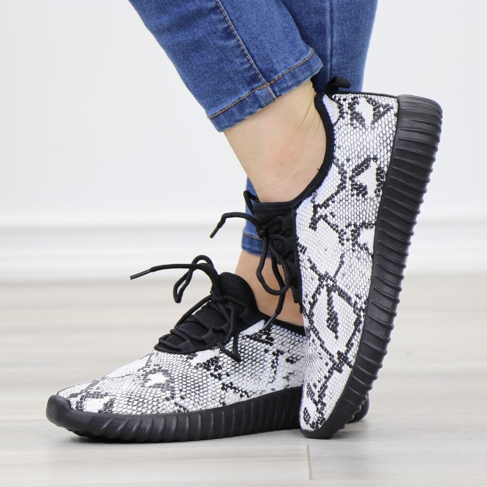 Snake Skin Print Fashion Comfort Walking Sneakers Shoes - Picture 2 of 14